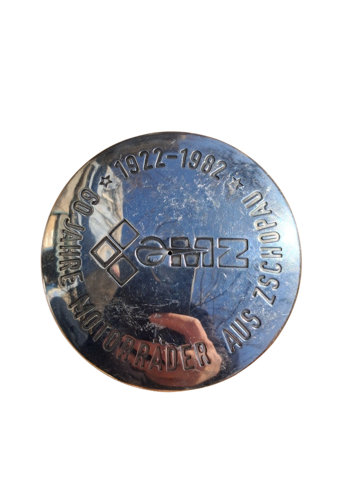 MZ 60. Yıl Rozeti – 1922–1982 | Aus Zschopau Orijinal Krom Amblem Benzin Depo Kapağı