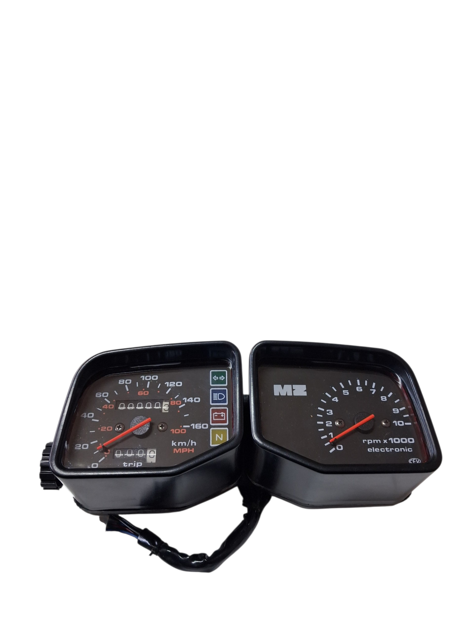 MZ 251 301 Kare Kilometre Saati Takım TW